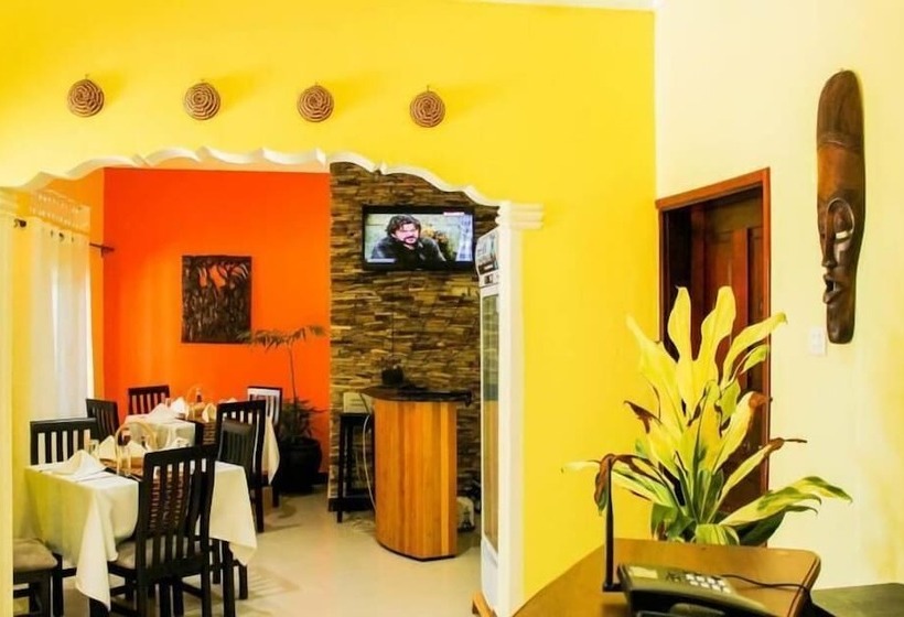 تختخواب و صبحانه Alpha Country Motel