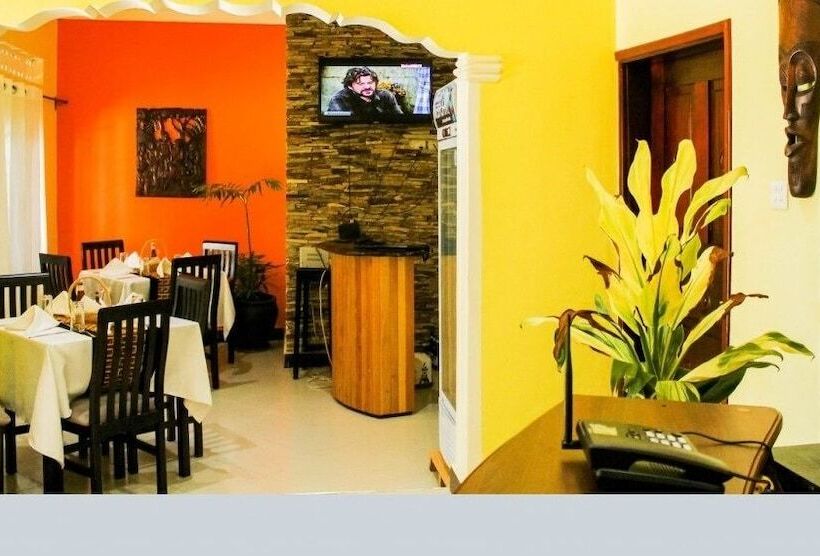 تختخواب و صبحانه Alpha Country Motel