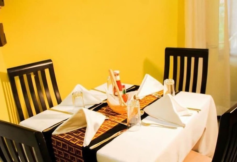 تختخواب و صبحانه Alpha Country Motel