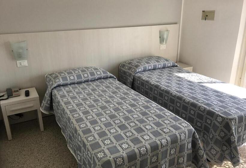 هتل Annita Cervia