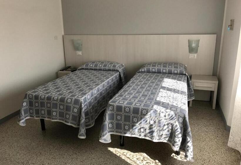 هتل Annita Cervia