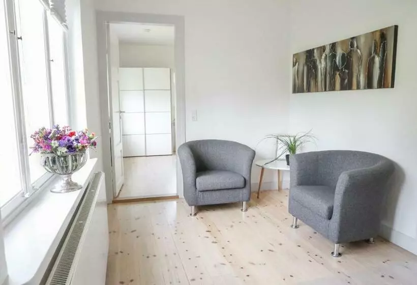 Hotelli Bernstorff Castle