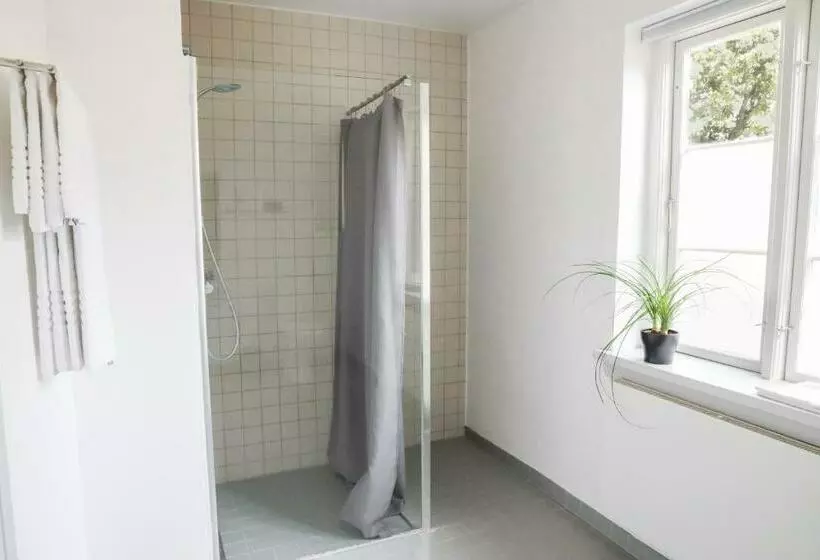 Hotelli Bernstorff Castle