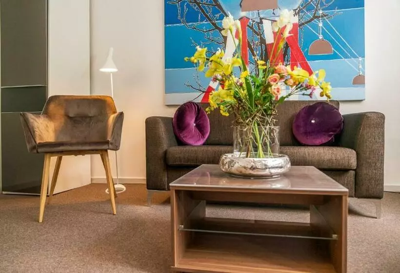 Hotelli Bernstorff Castle