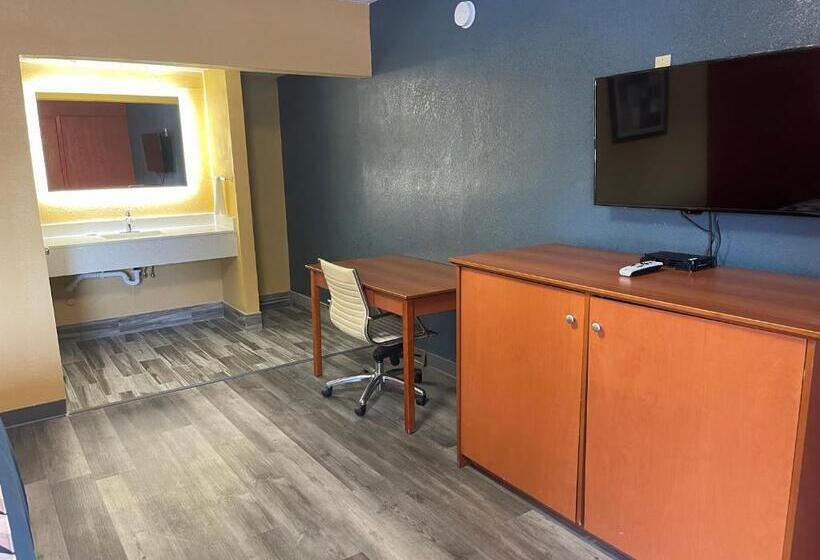 فندق Economy Inn Hot Springs