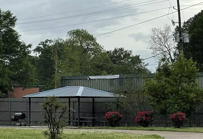 ホテル Economy Inn