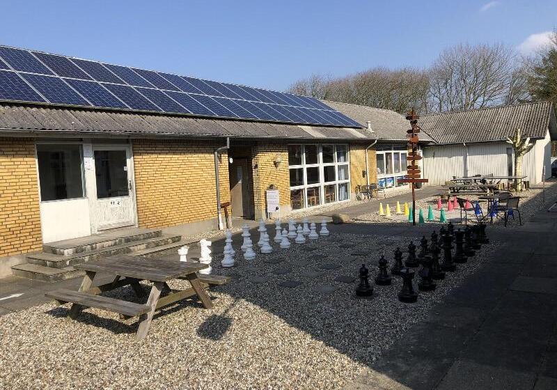 Отель Hestkær Family Rooms Summer Camp