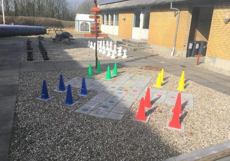 Отель Hestkær Family Rooms Summer Camp