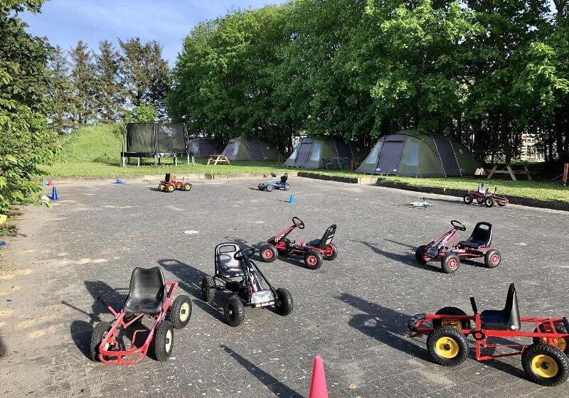 Отель Hestkær Family Rooms Summer Camp