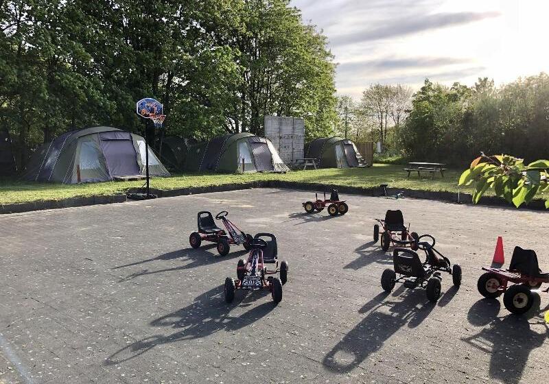 Отель Hestkær Family Rooms Summer Camp