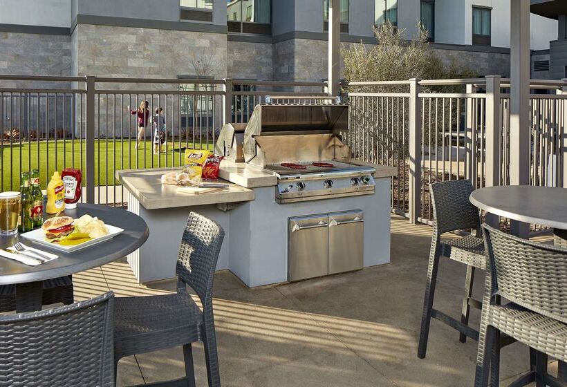 Отель Homewood Suites By Hilton Long Beach Airport