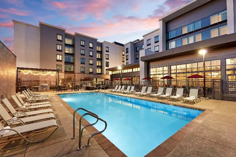 Hotelli Homewood Suites By Hilton Long Beach Airport