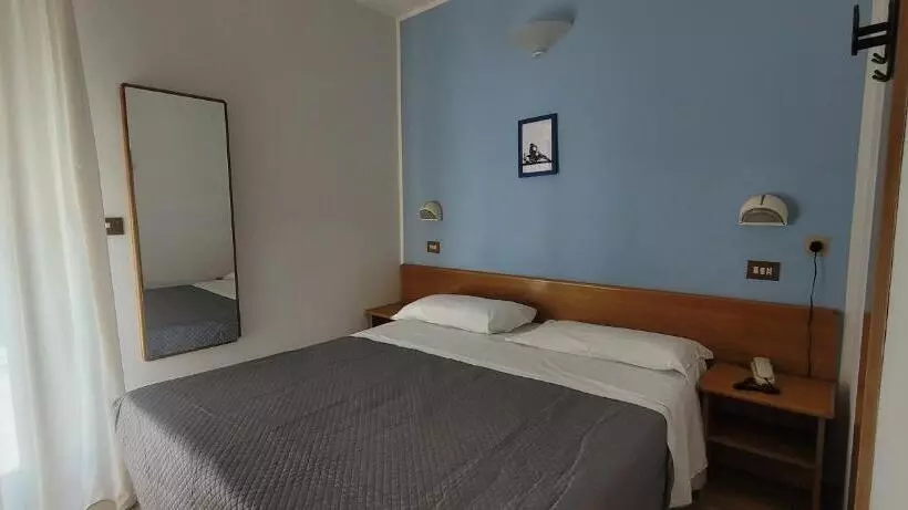 هتل Santiago