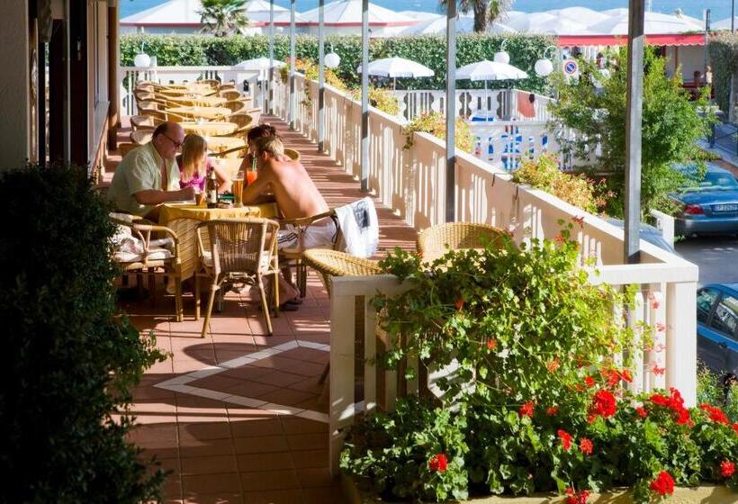 בית מלון כפרי Savoy