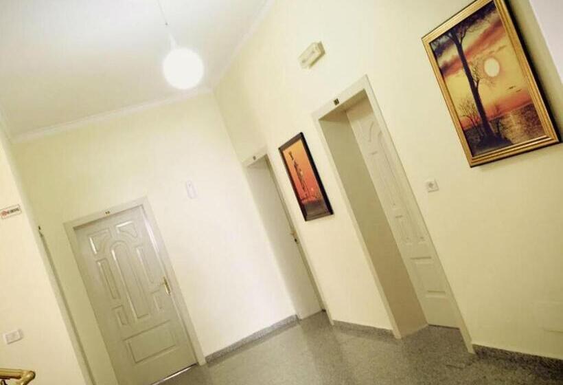 فندق Vila Hyseni