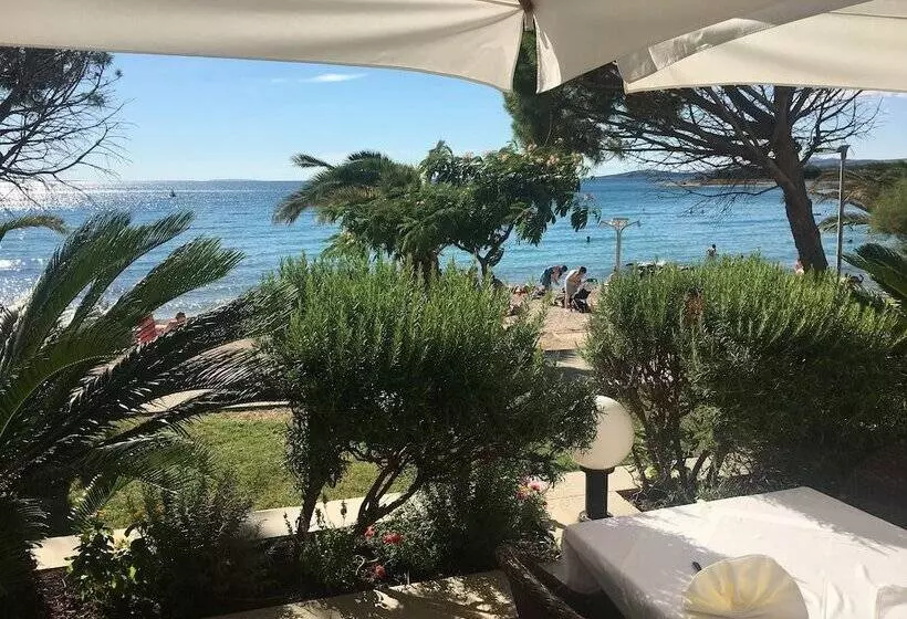 Hotelli Villa Kastel