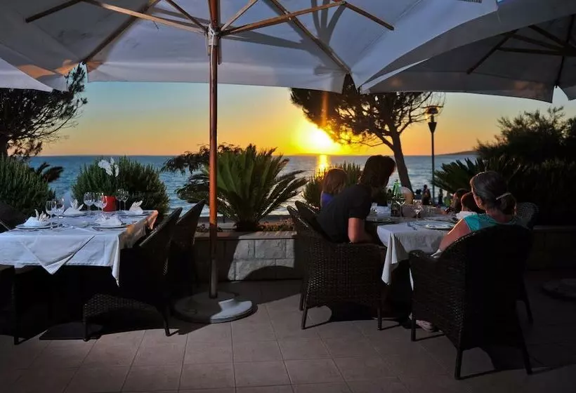 Hotelli Villa Kastel