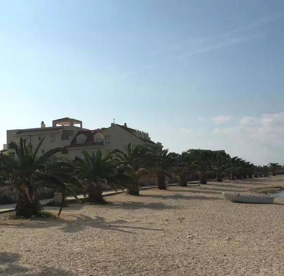 Hotelli Villa Kastel