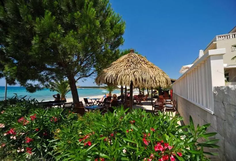 Hotelli Villa Kastel