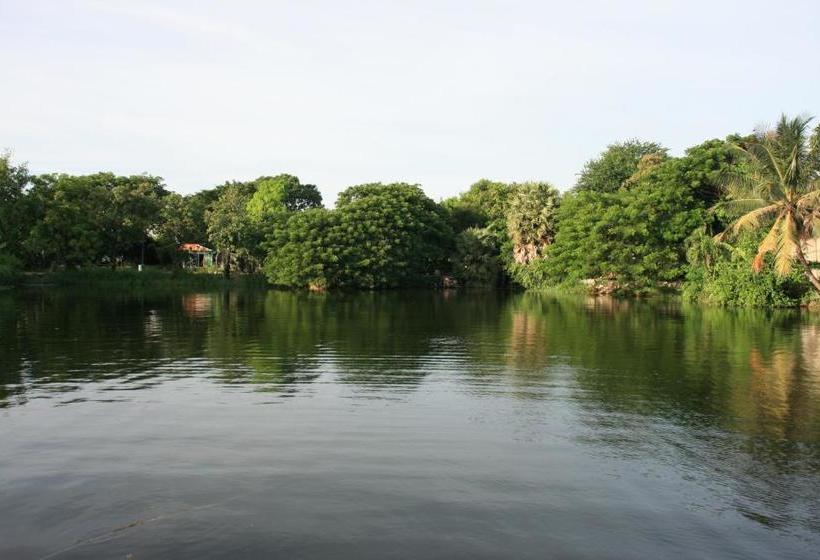 Samathi Lake Resort