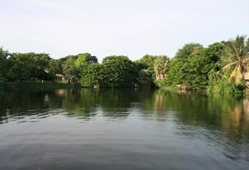 Samathi Lake Resort
