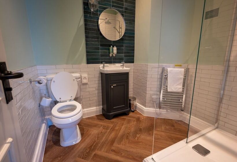 Victoria Hotel By Chef & Brewer Collection