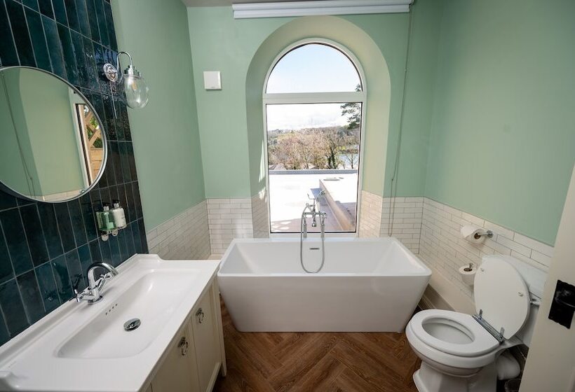 Victoria Hotel By Chef & Brewer Collection