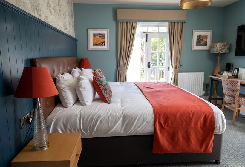 Victoria Hotel By Chef & Brewer Collection