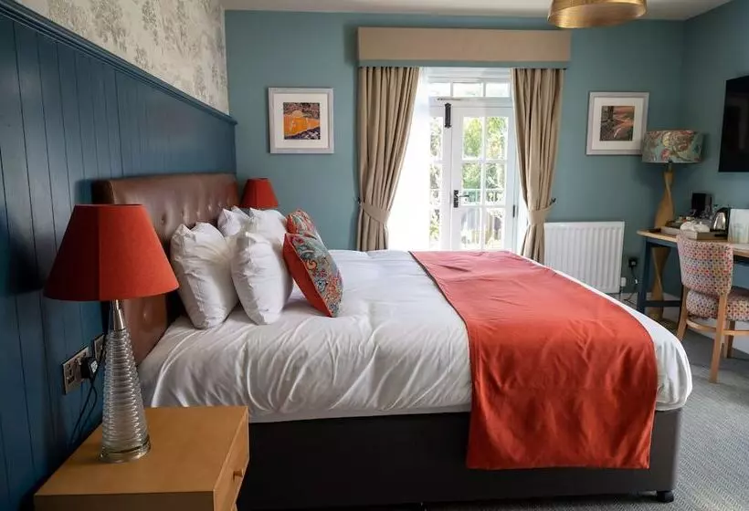 Victoria Hotel By Chef & Brewer Collection