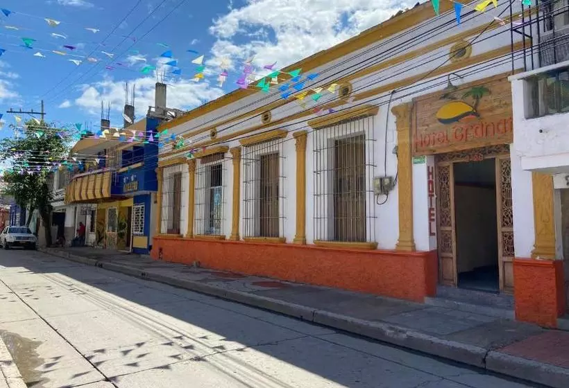 ユースホステル Granate