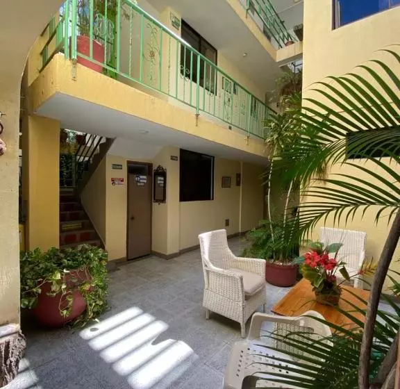 ユースホステル Granate