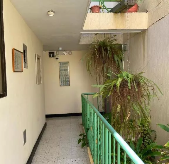 ユースホステル Granate