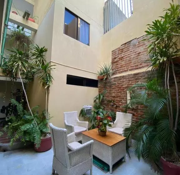 ユースホステル Granate