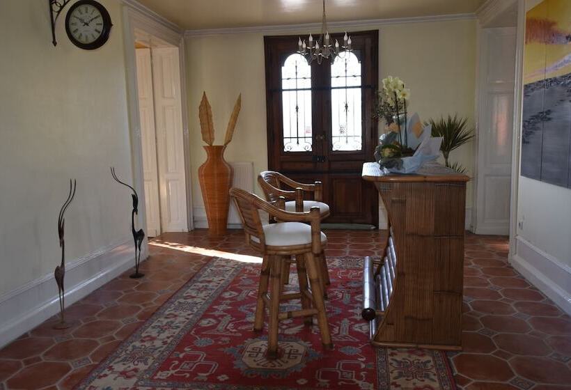 住宿加早餐  Creol Ya