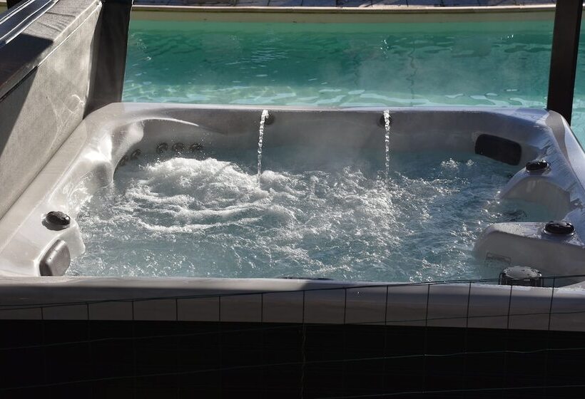 住宿加早餐  Creol Ya