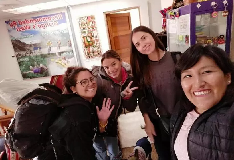 تختخواب و صبحانه Gringo S Wasi