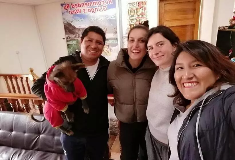 تختخواب و صبحانه Gringo S Wasi