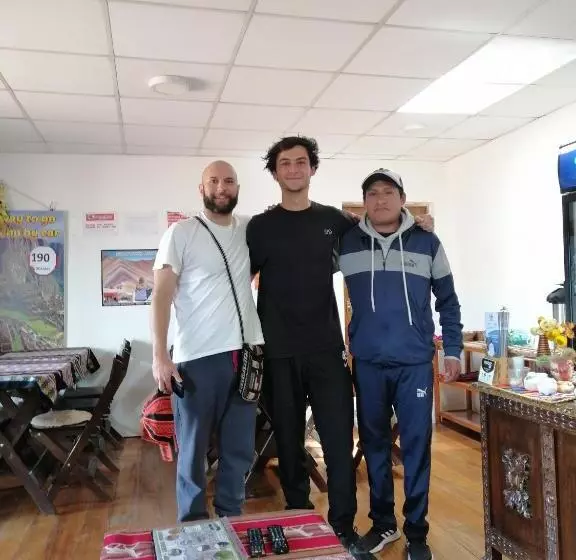 تختخواب و صبحانه Gringo S Wasi