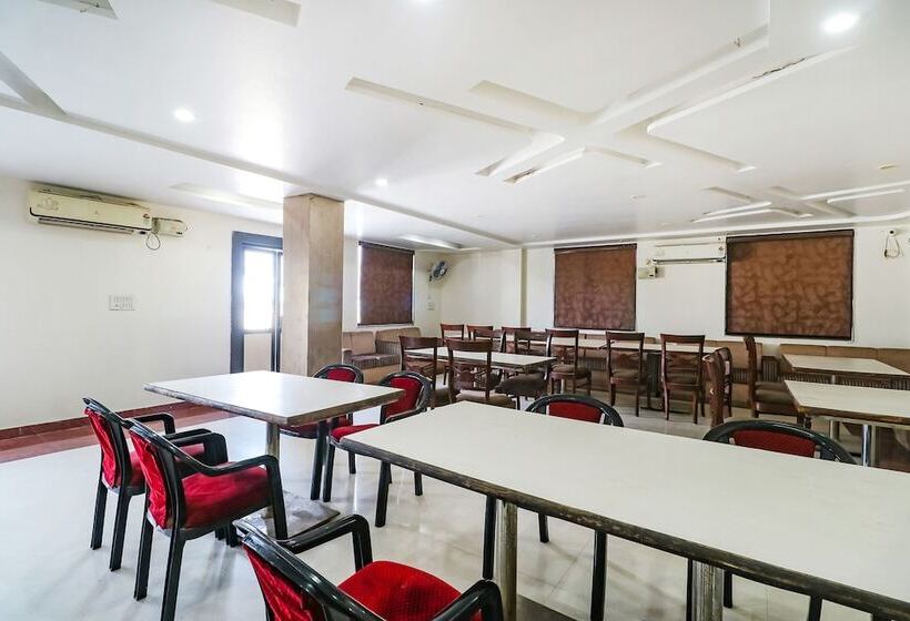 Fabhotel Nandgiri Palace