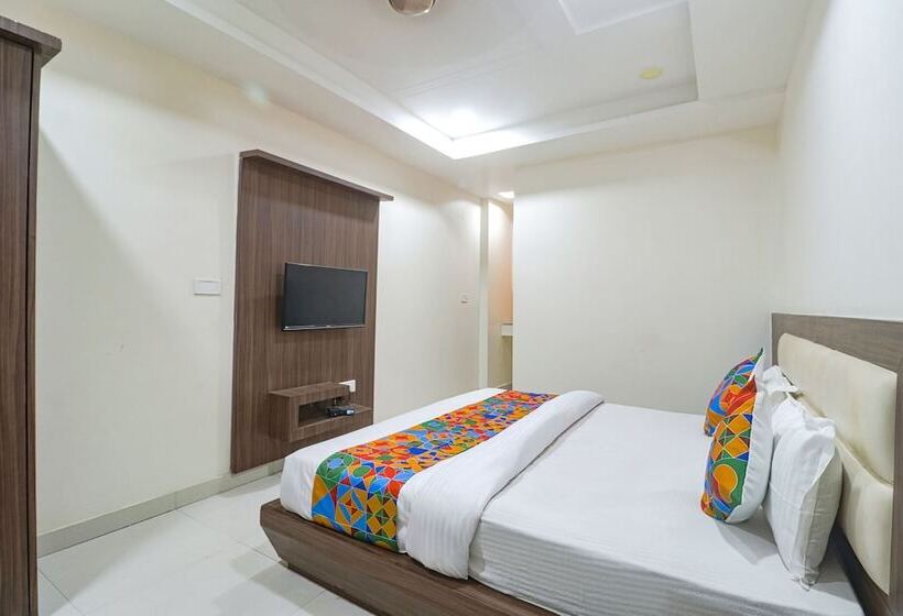 Fabhotel Nandgiri Palace