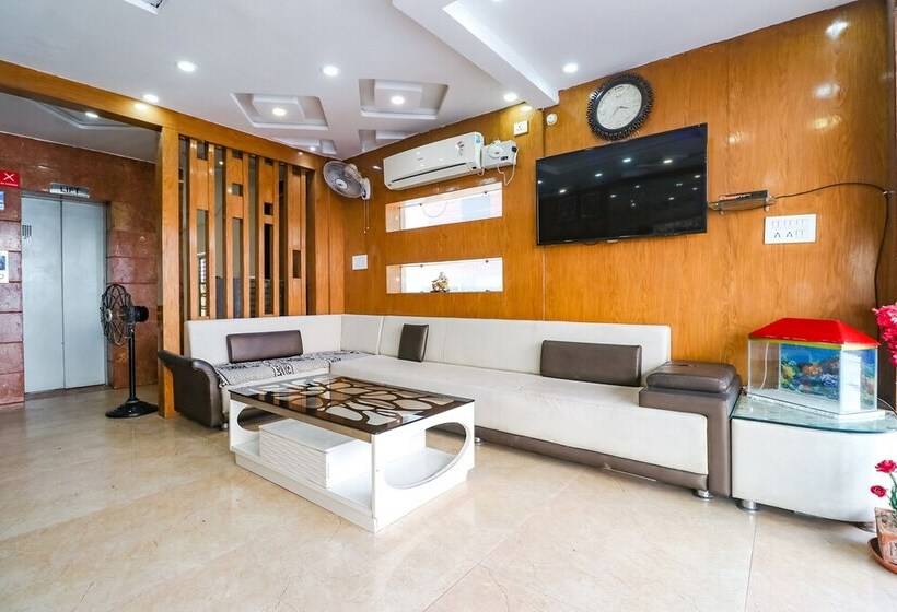 Fabhotel Nandgiri Palace