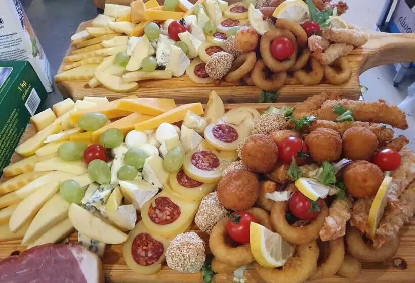 ホテル Podu' Cu Lanturi