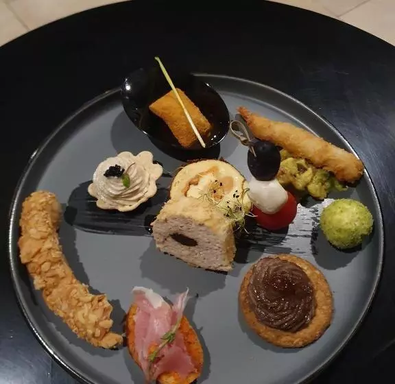 ホテル Podu' Cu Lanturi