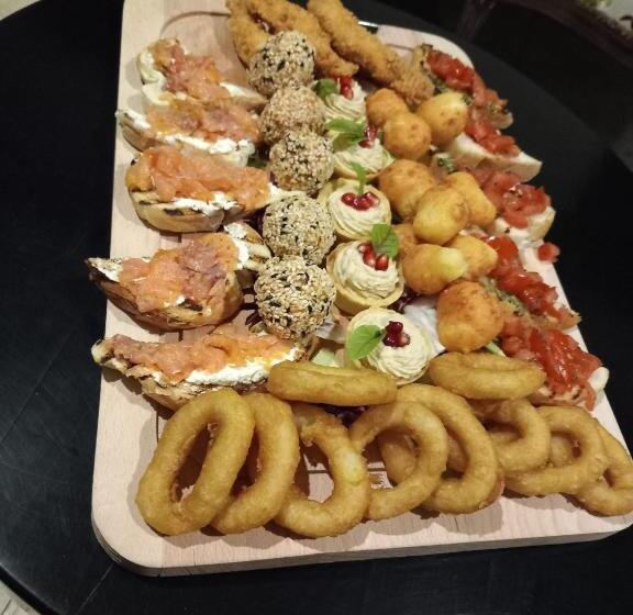 هتل Podu' Cu Lanturi