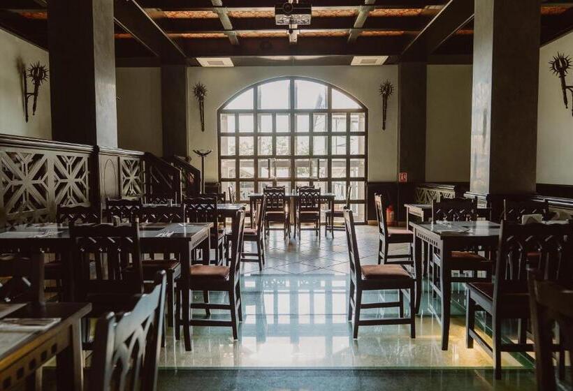 هتل Podu' Cu Lanturi