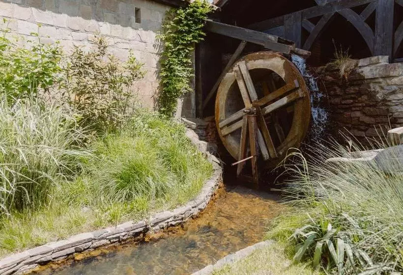 ホテル Podu' Cu Lanturi