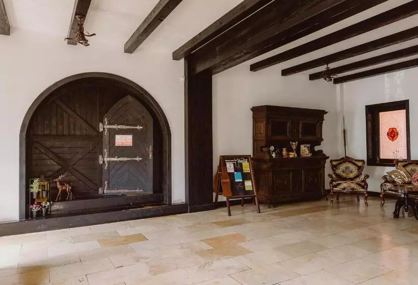 ホテル Podu' Cu Lanturi