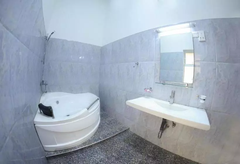 هتل White Rose Beach Resort