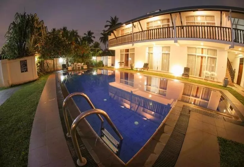 هتل White Rose Beach Resort