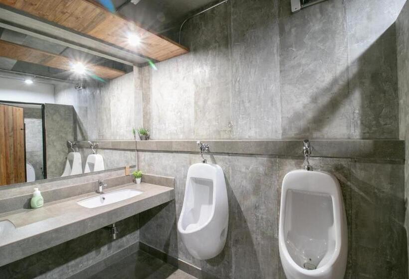 هاستل Zleepmotion Bangkok